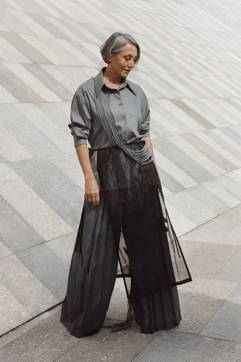 Zila Straight Mesh Apron Skirt — Black
