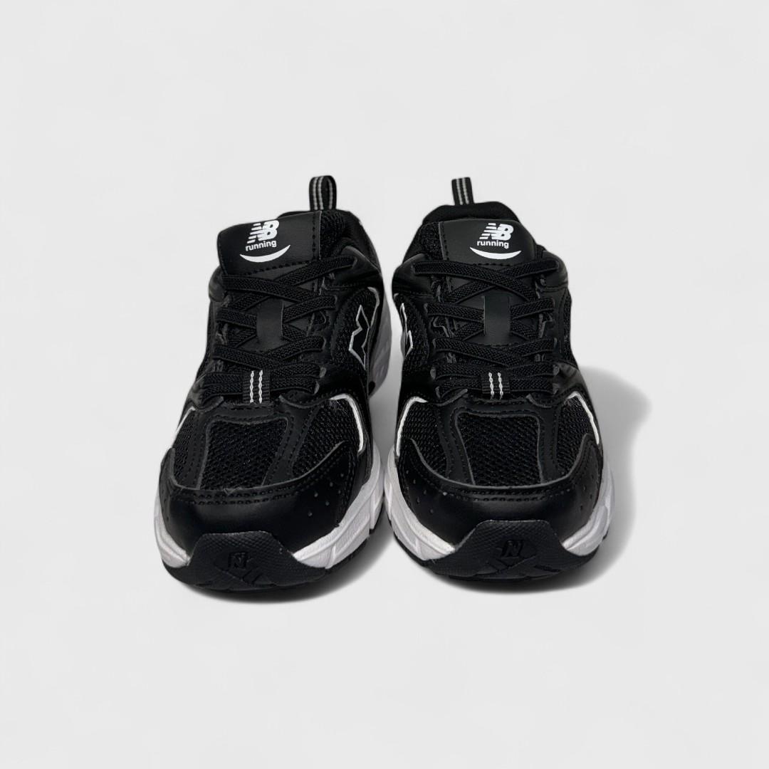 Черные кроссовки New Balance 360