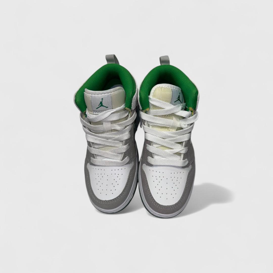 Серые кроссовки Nike Air Jordan