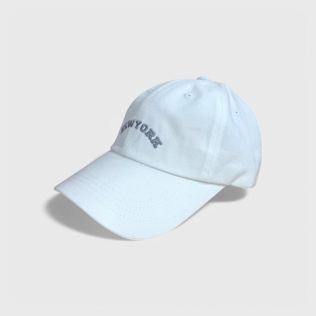 Белая бейсболка NEW YORK