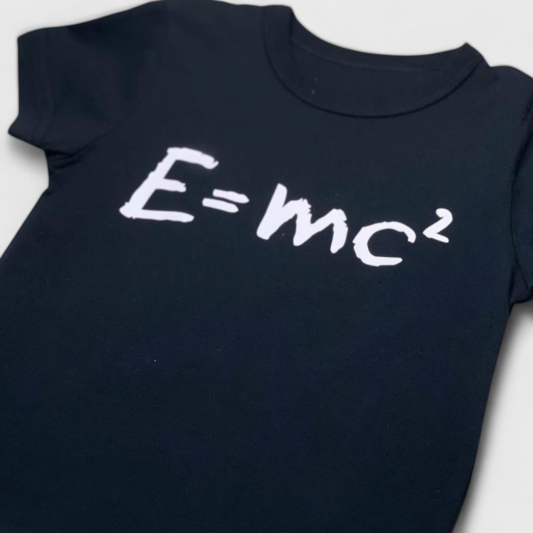 Футболка E=mc² черная