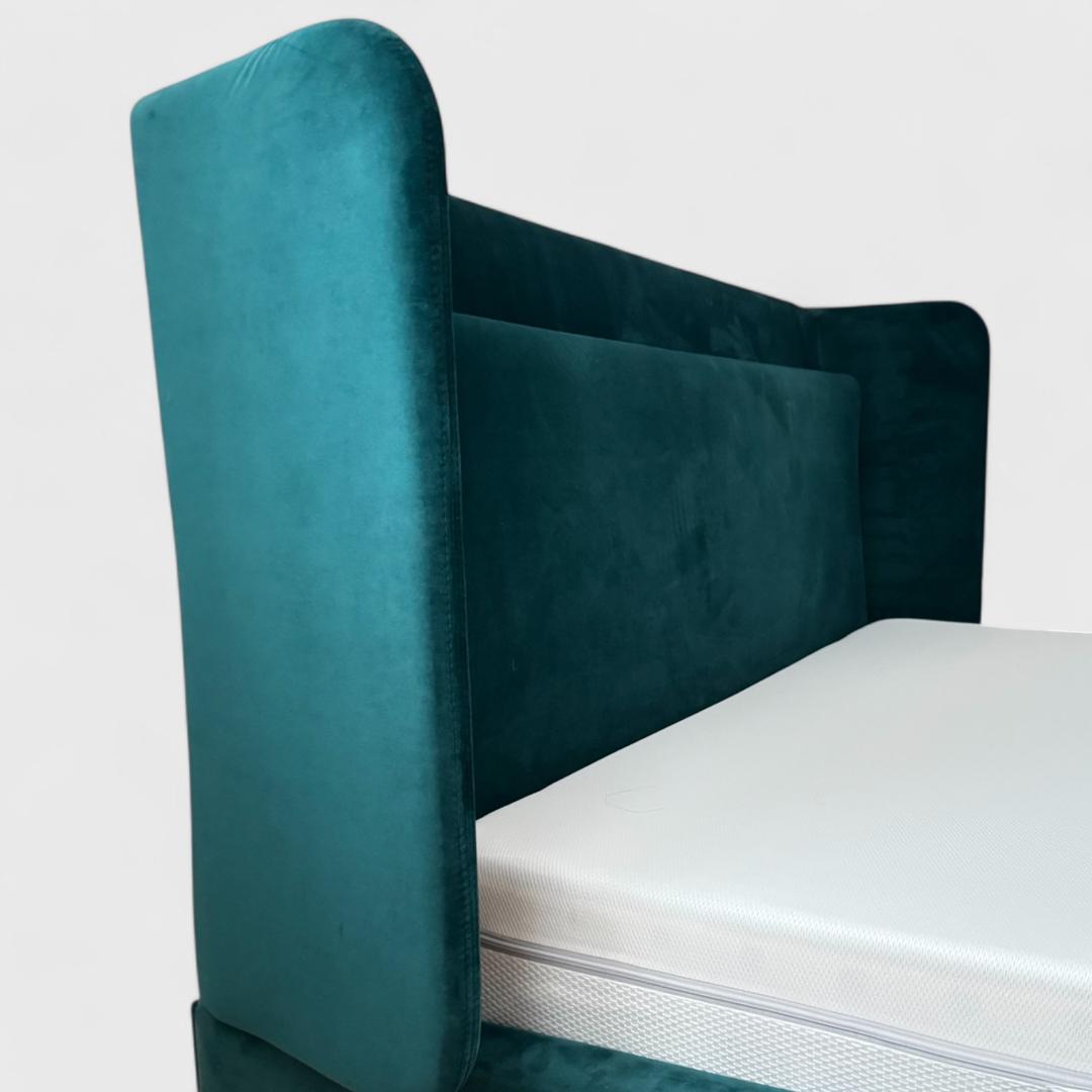 Bo Concept Austin bed