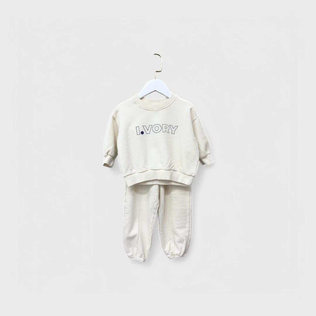 Бежевый костюм IVORY