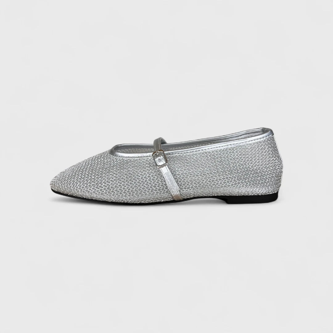 Серебряные балетки с ремешком