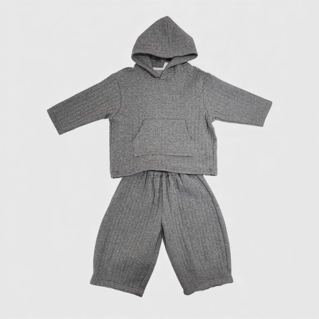 Серый спортивный костюм стеганный