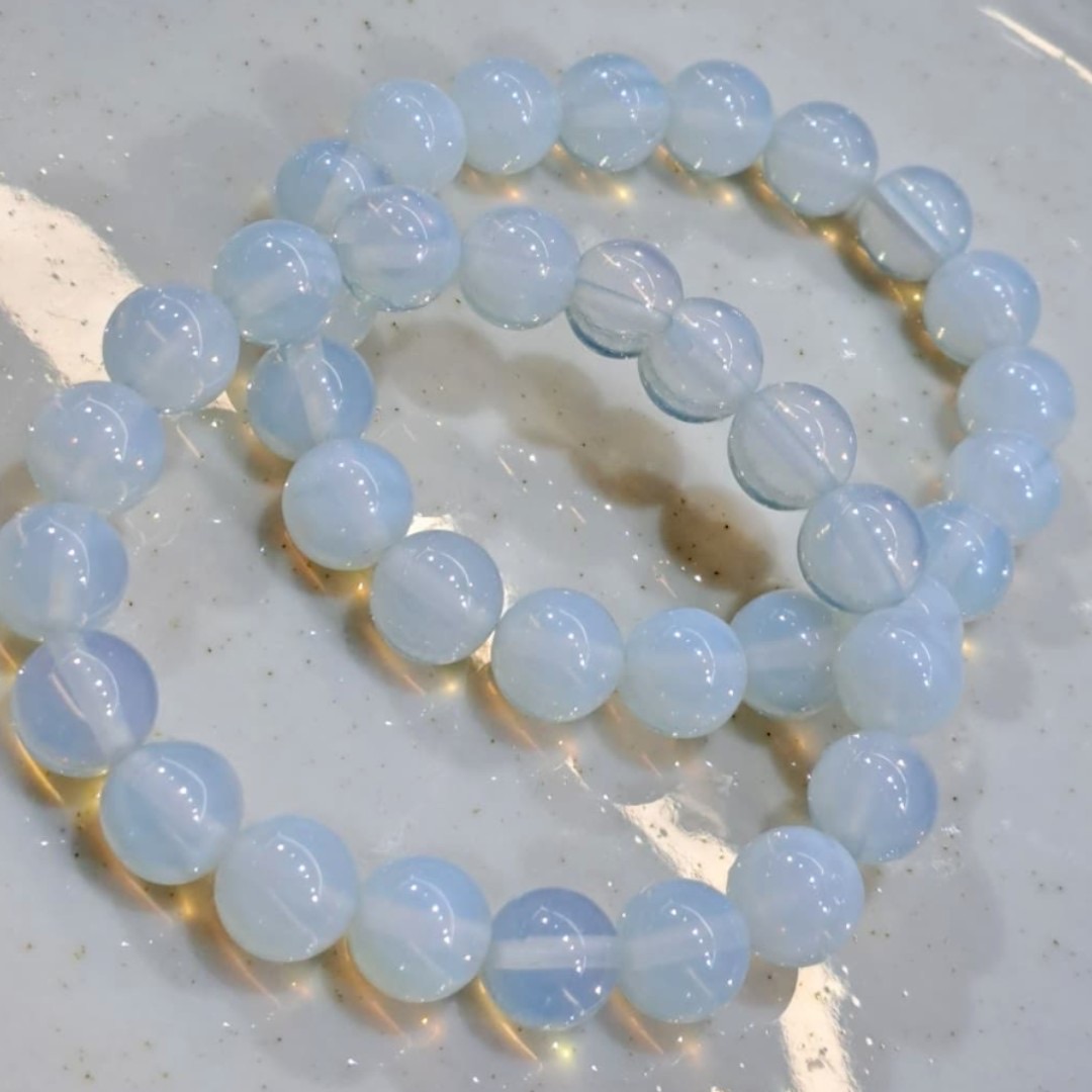 Браслет из лунного камня