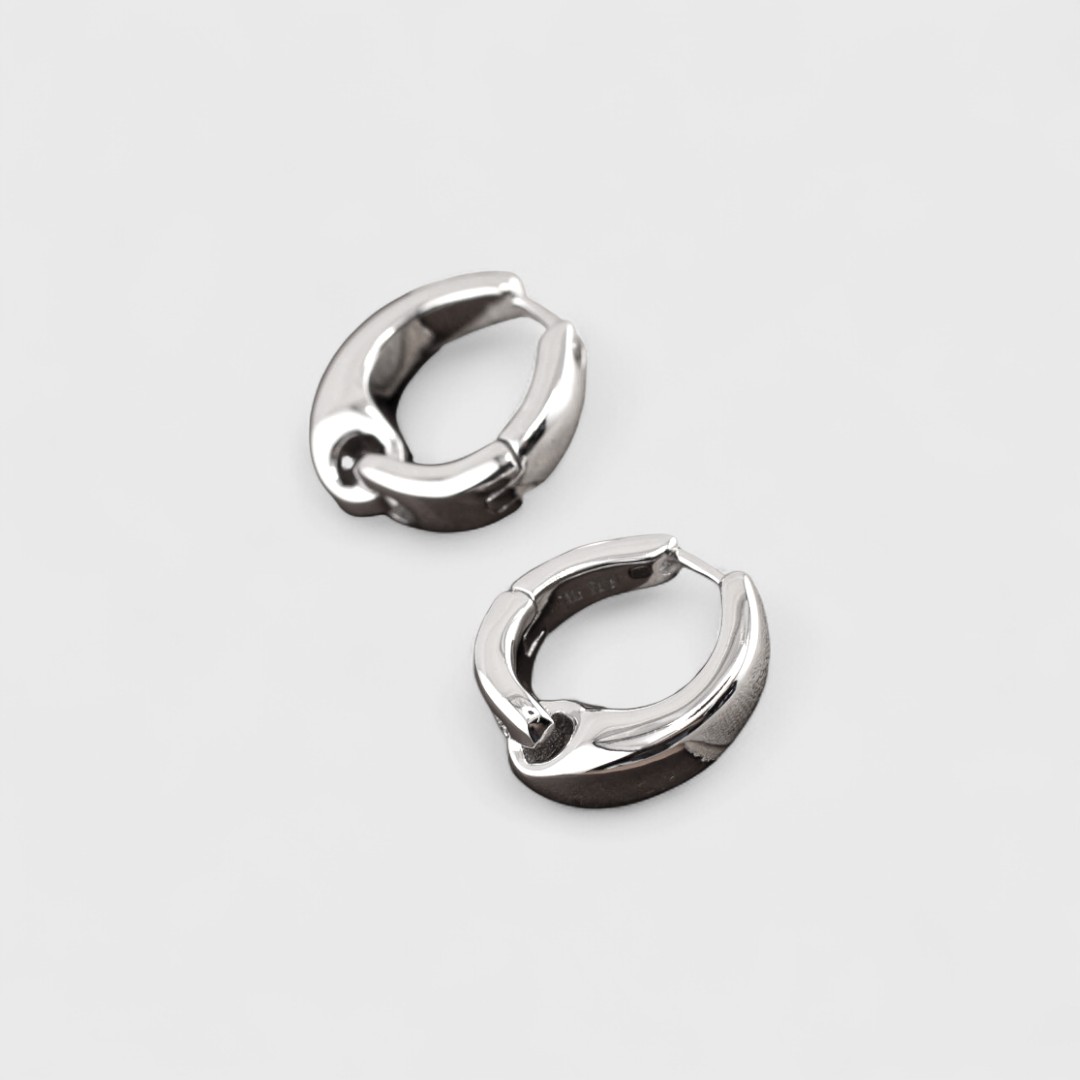 Серебряные серьги-кольца с элементом упряжи