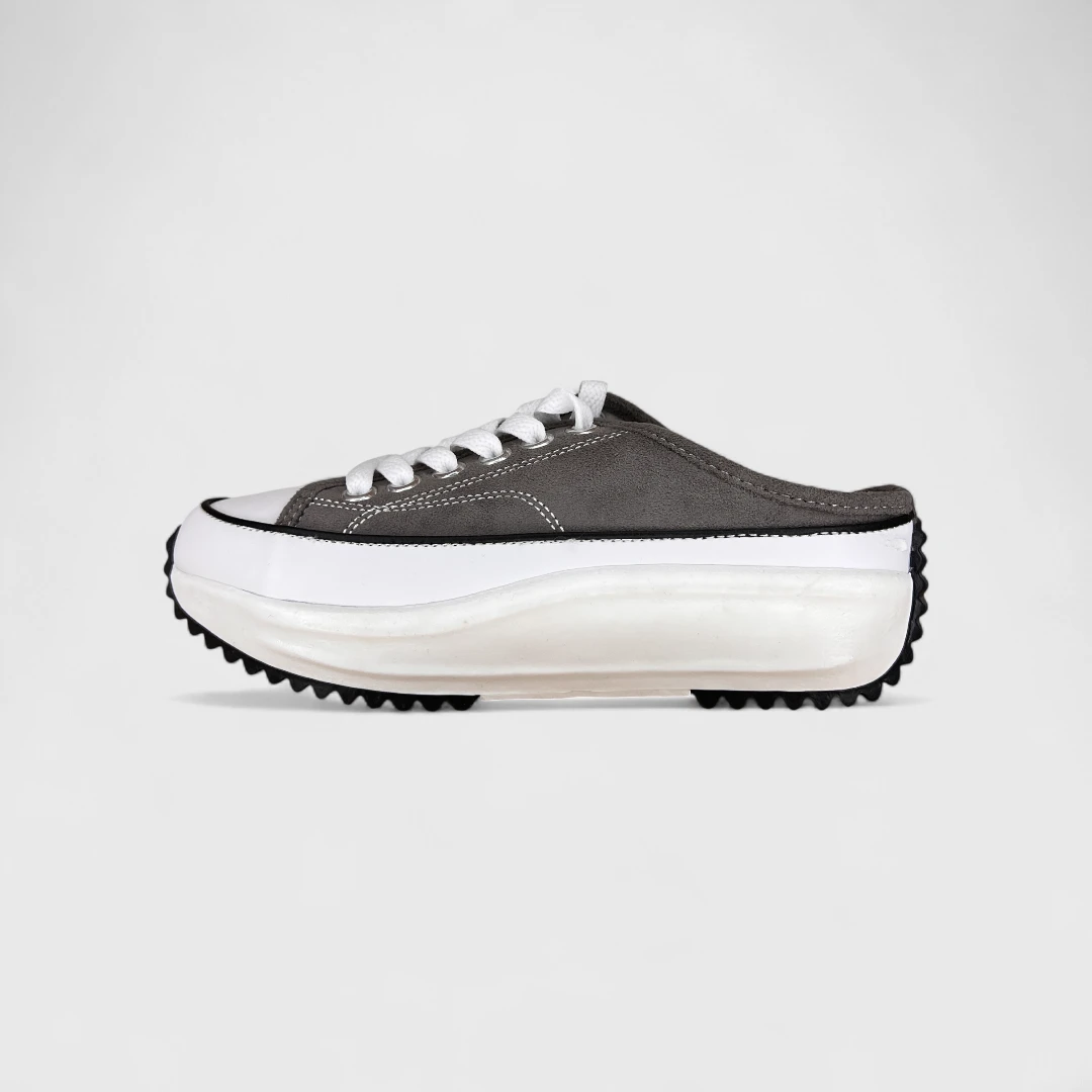 Серые кроссовки на платформе