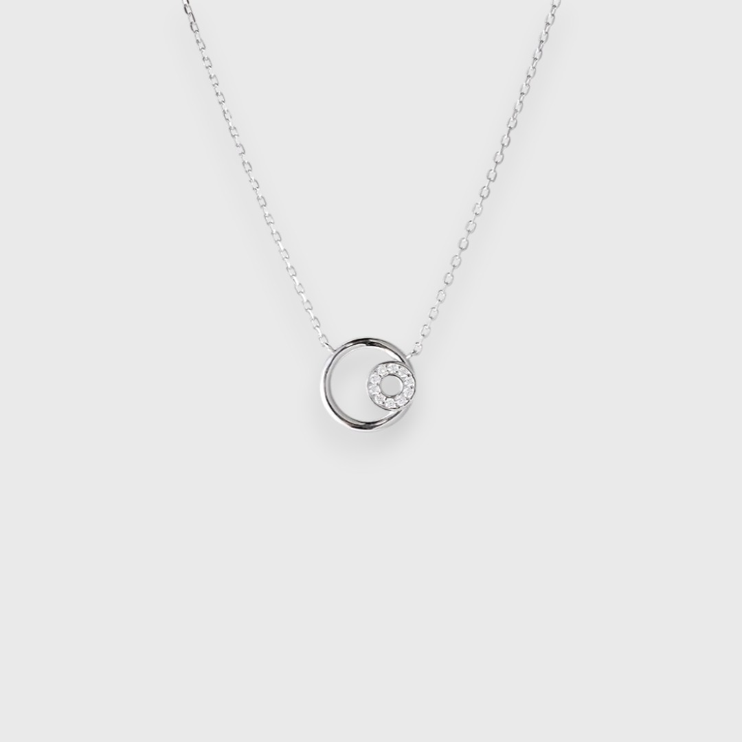 Серебряная подвеска в форме двойного круга