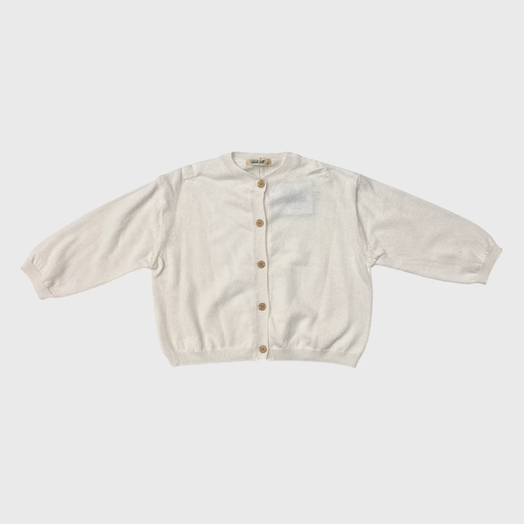 Белый кардиган с пуговицами