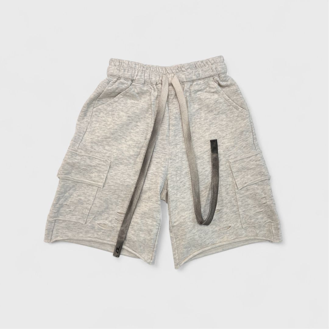 Серые шорты рванные