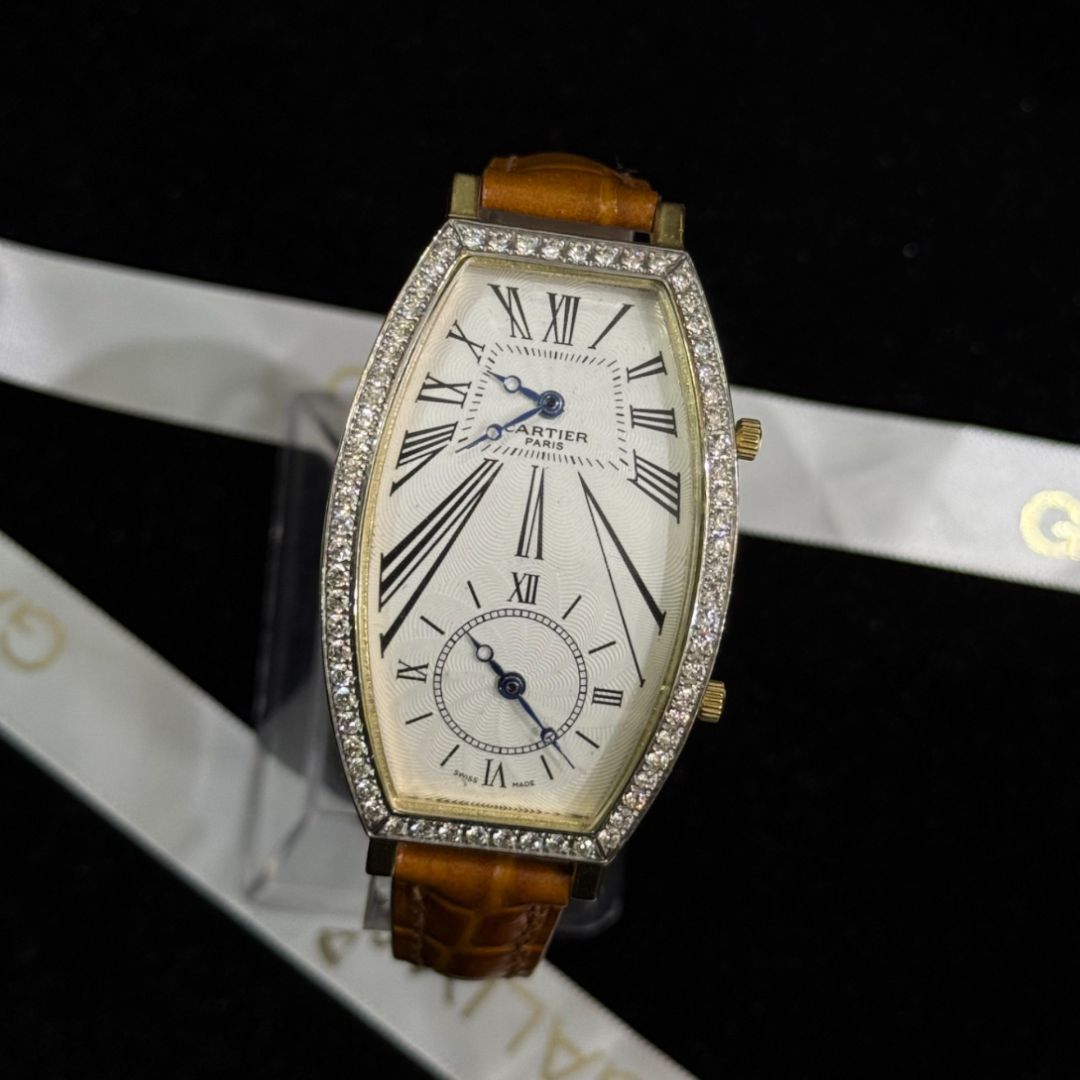 Золотые часы Cartier с кожаным ремешком