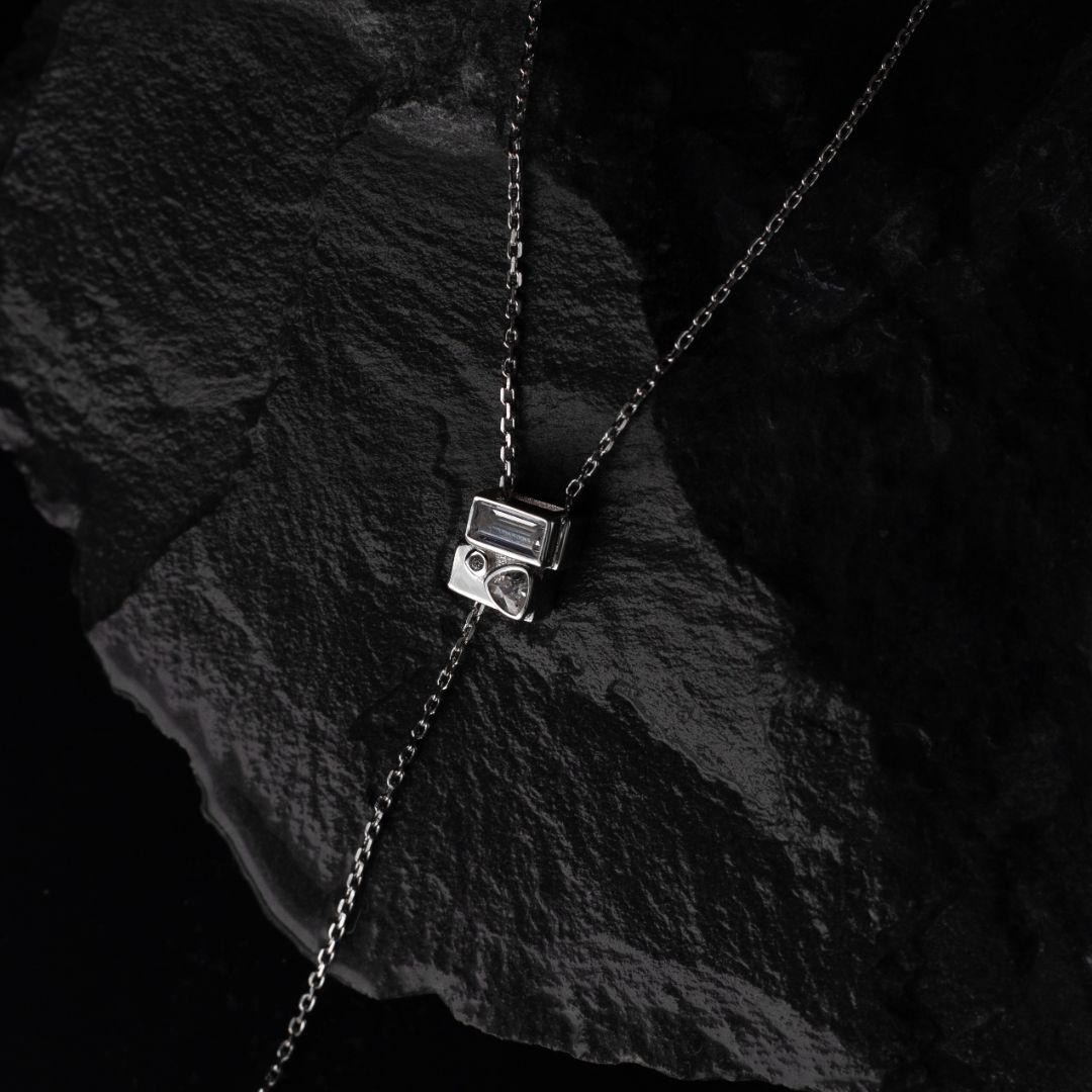 Колье-галстук с цирконием из коллекции STONE