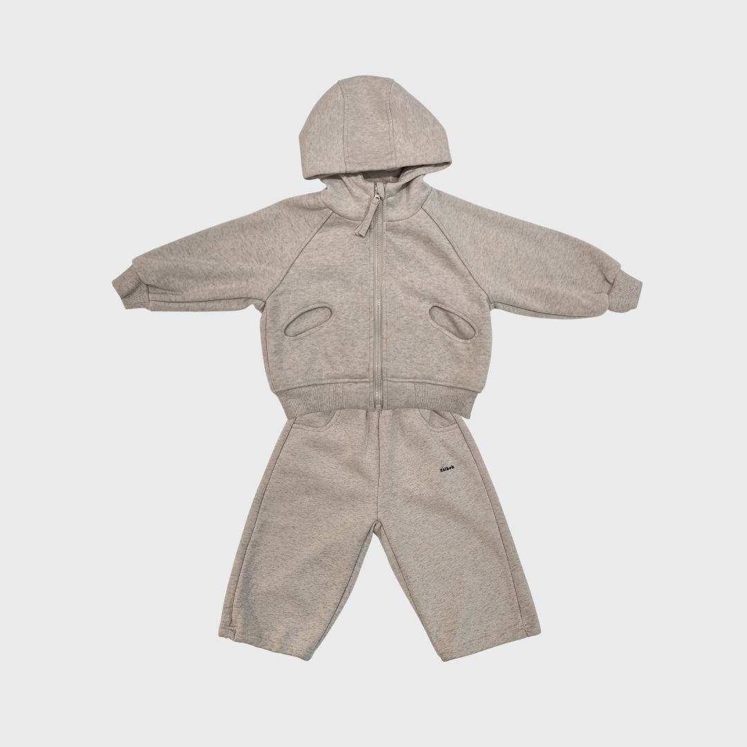 Бежевый спортивный костюм