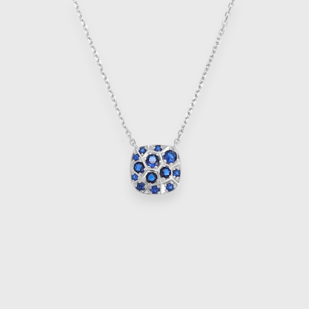 Серебряное подвескa в форме квадрата