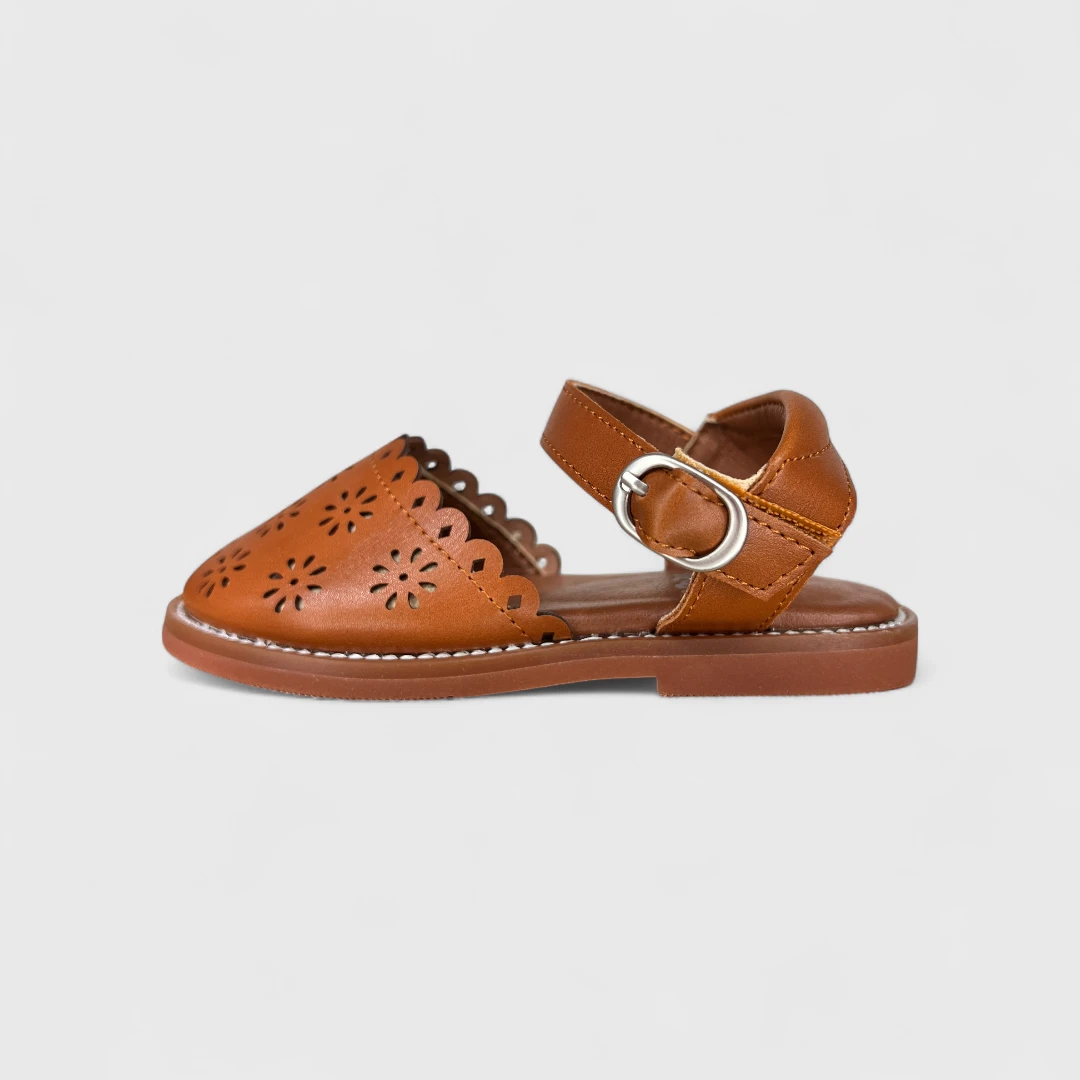 Коричневые сандали