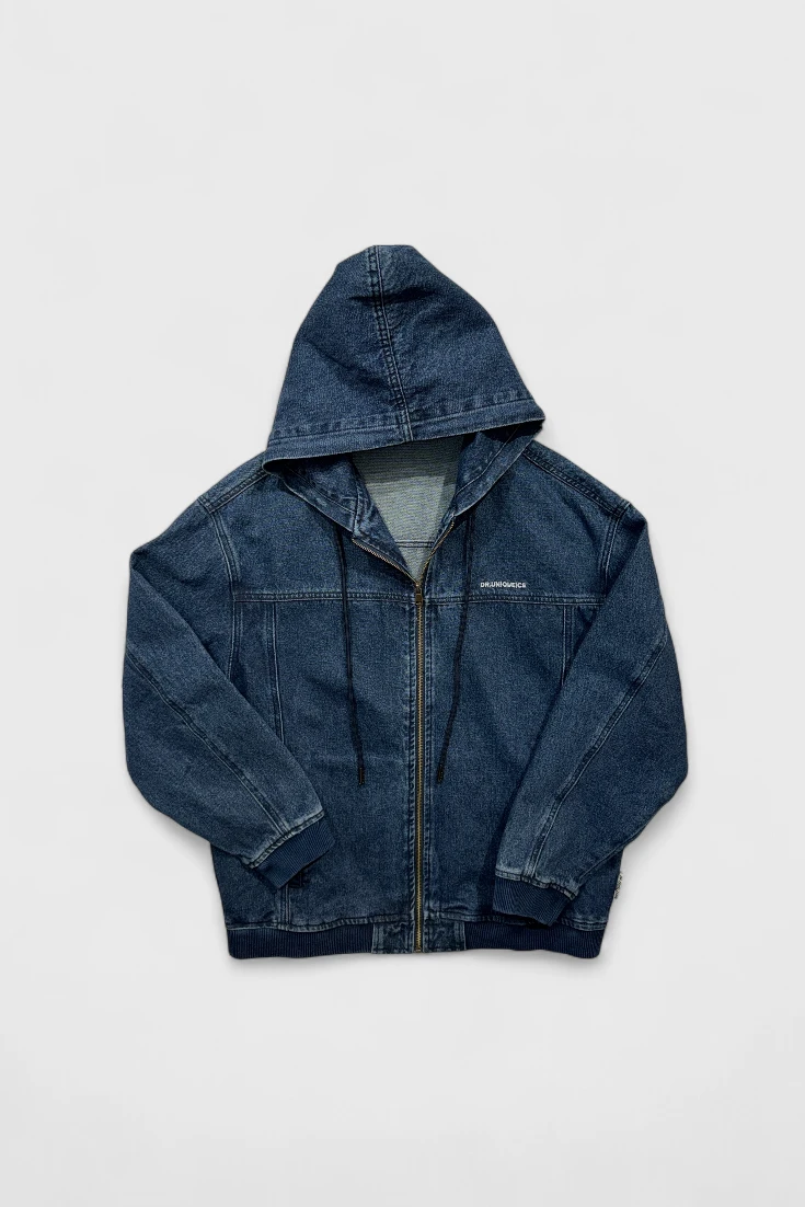 Джинсовая куртка с капюшоном