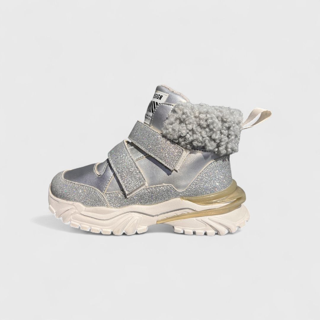 Серебряные зимние ботинки