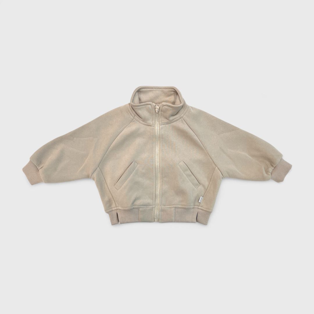 Бежевая толстовка на замке