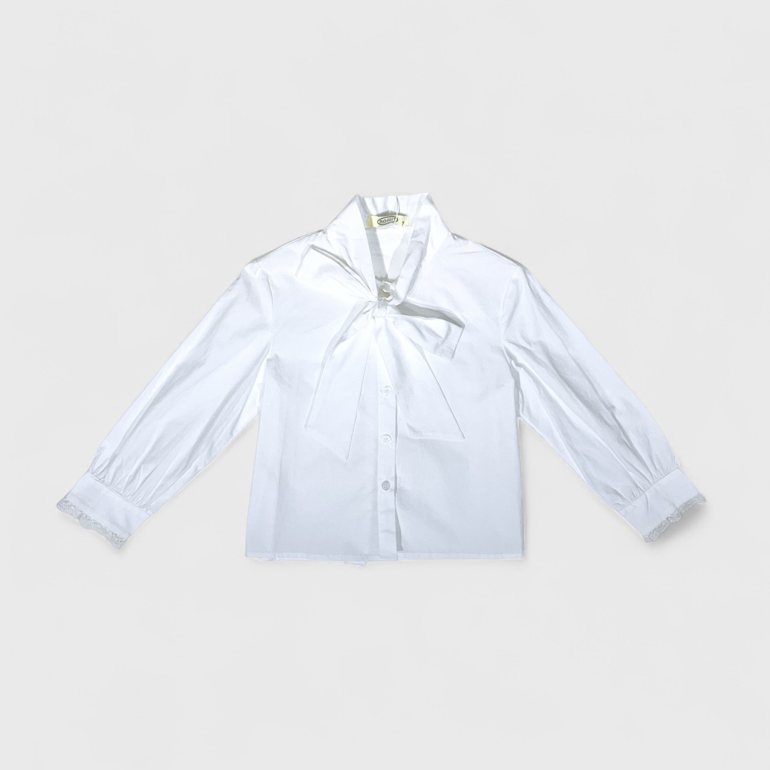 Белая рубашка с бантом