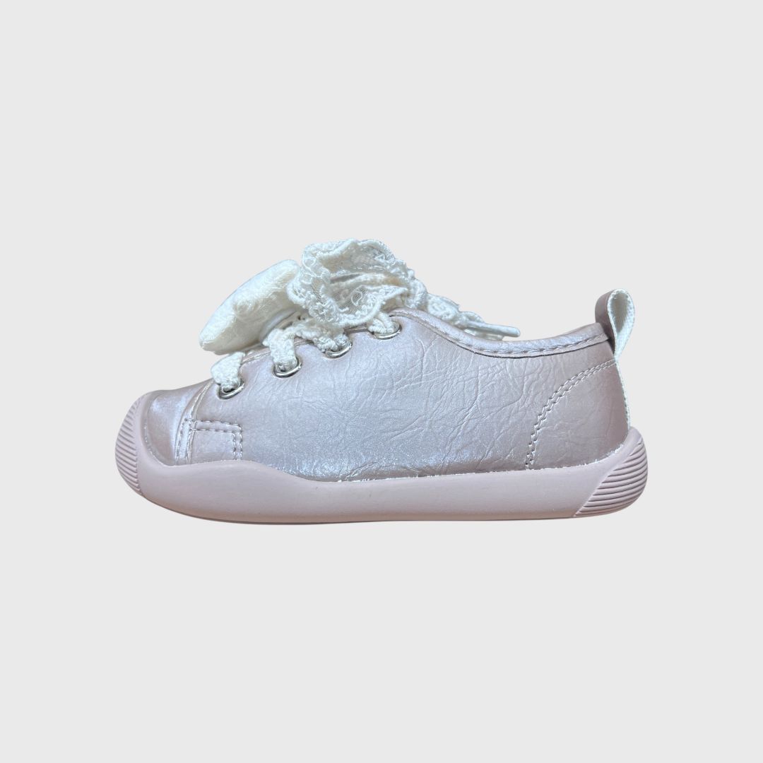 Розовые кроссовки для детей