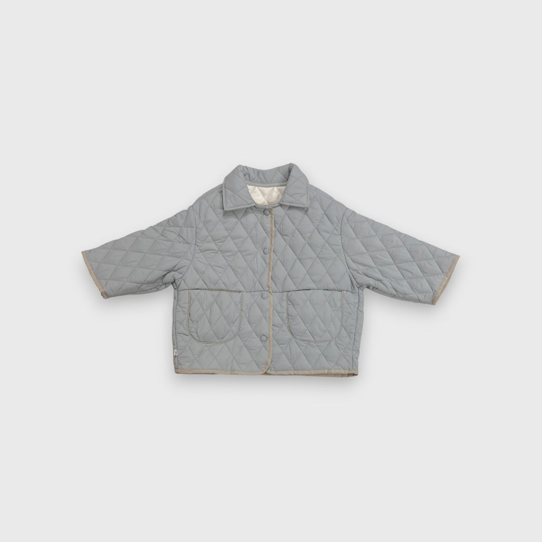 Серая стеганая куртка