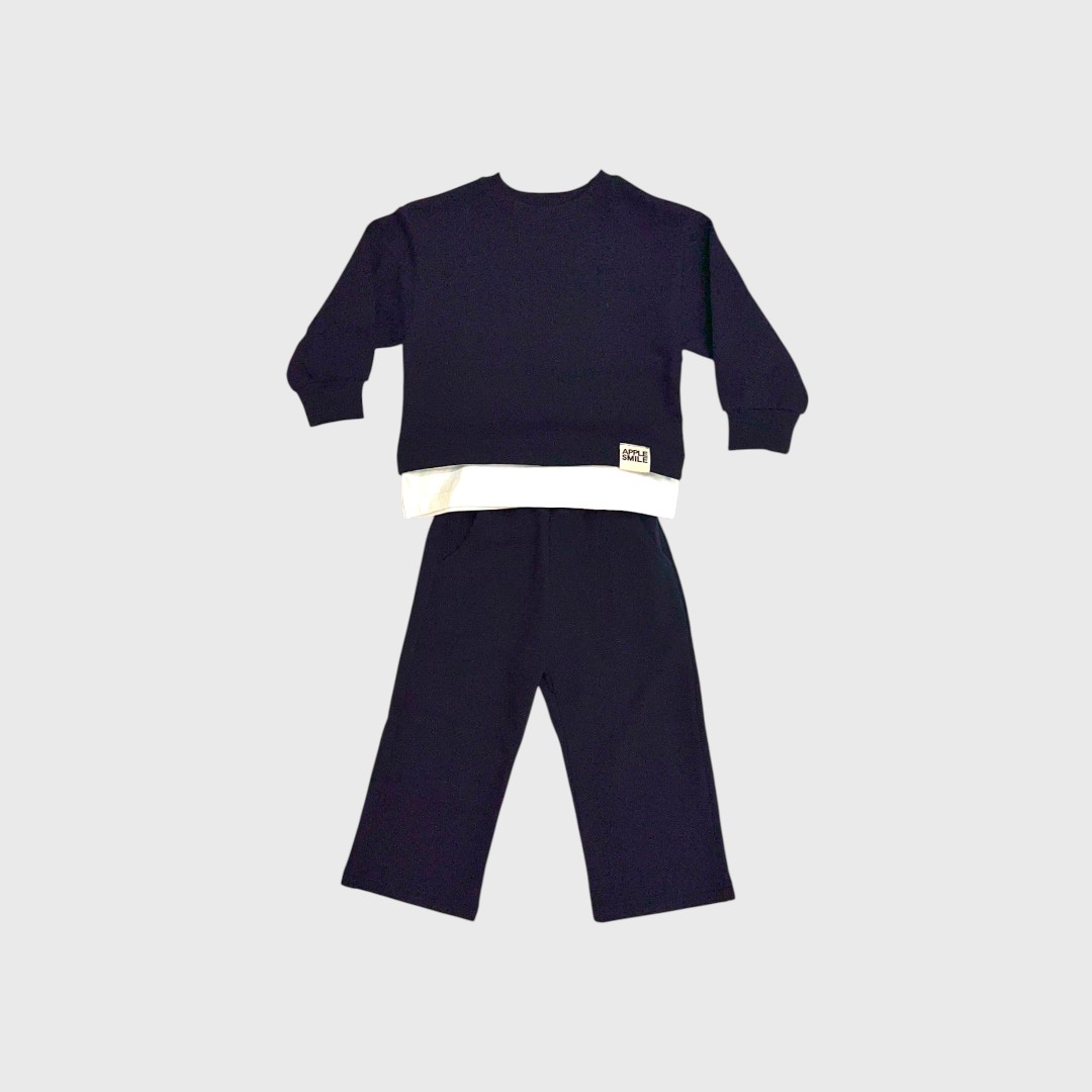 Темно-синий спортивный костюм