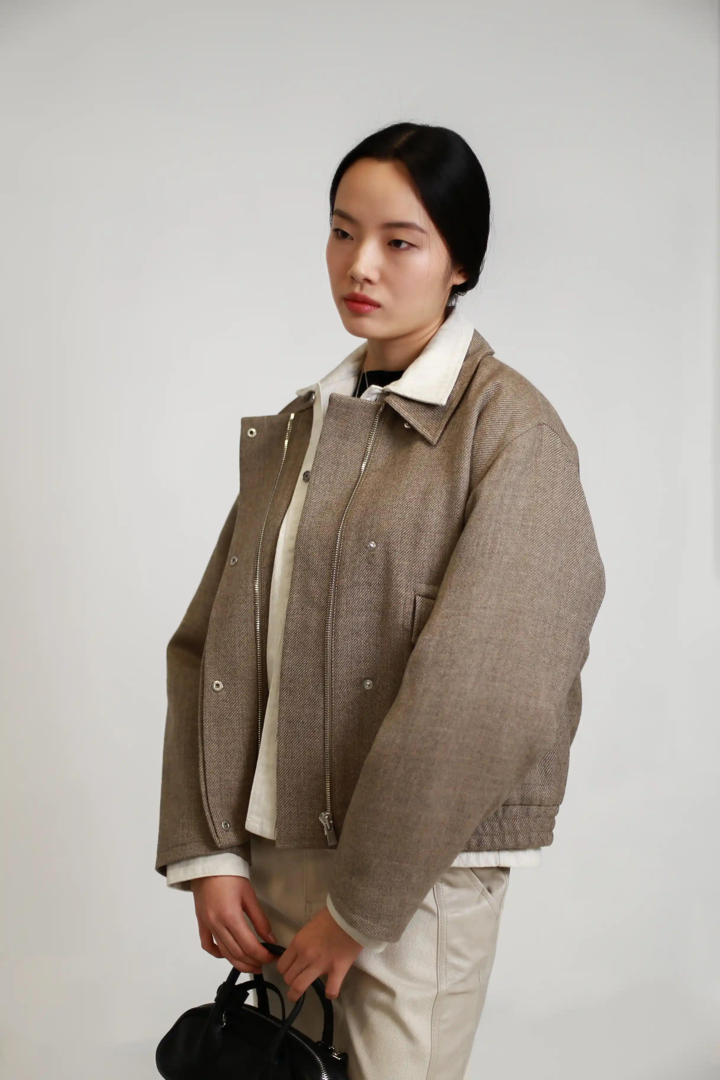 Шерстинная бомбер куртка