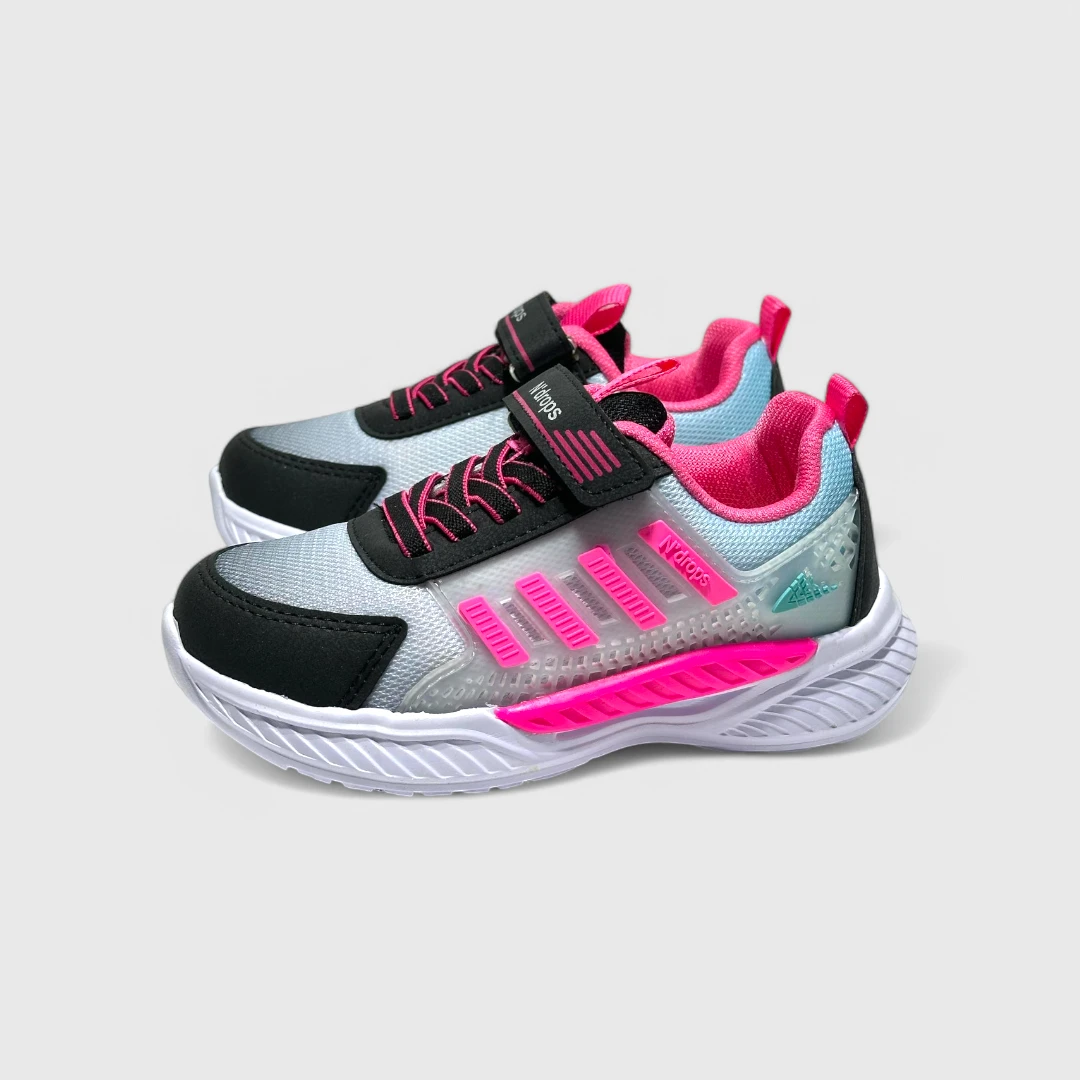 Розовые кроссовки