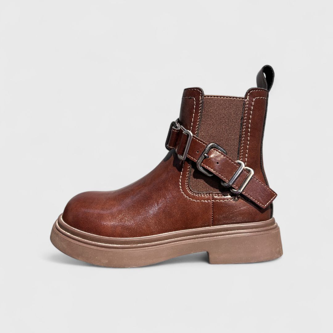 Коричневые ботинки с ремешком