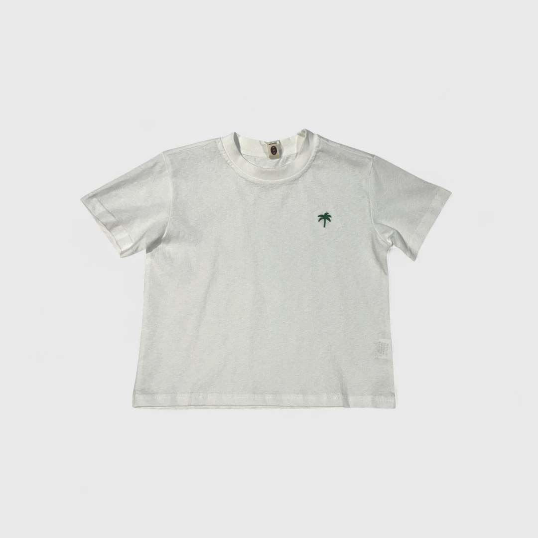 Белая футболка с пальмой