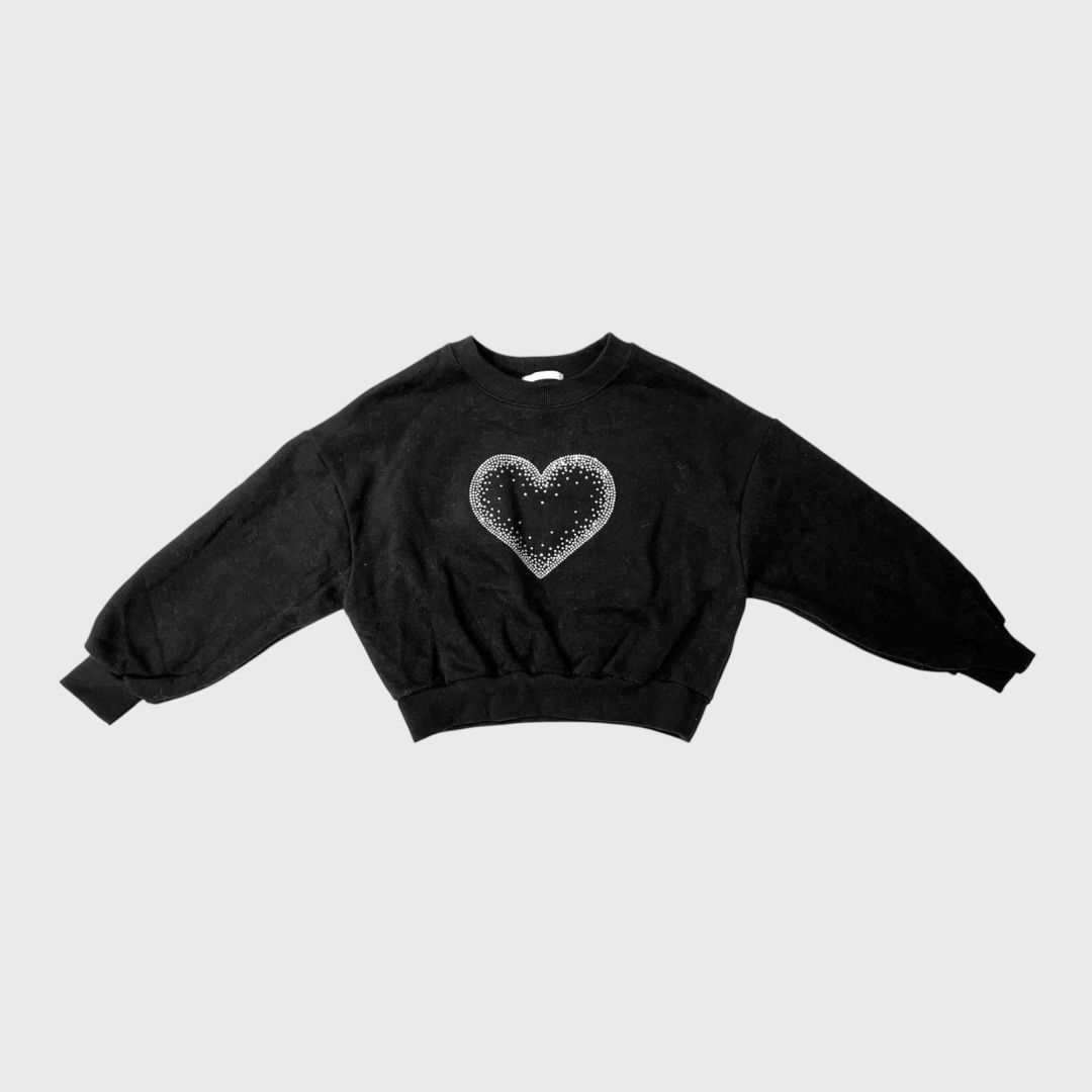 Черный кроп-топ с сердцем