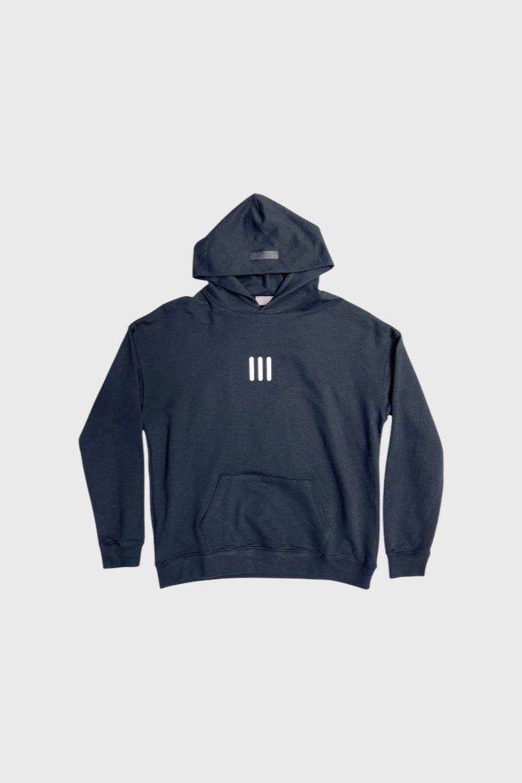 Черный худи с капюшоном