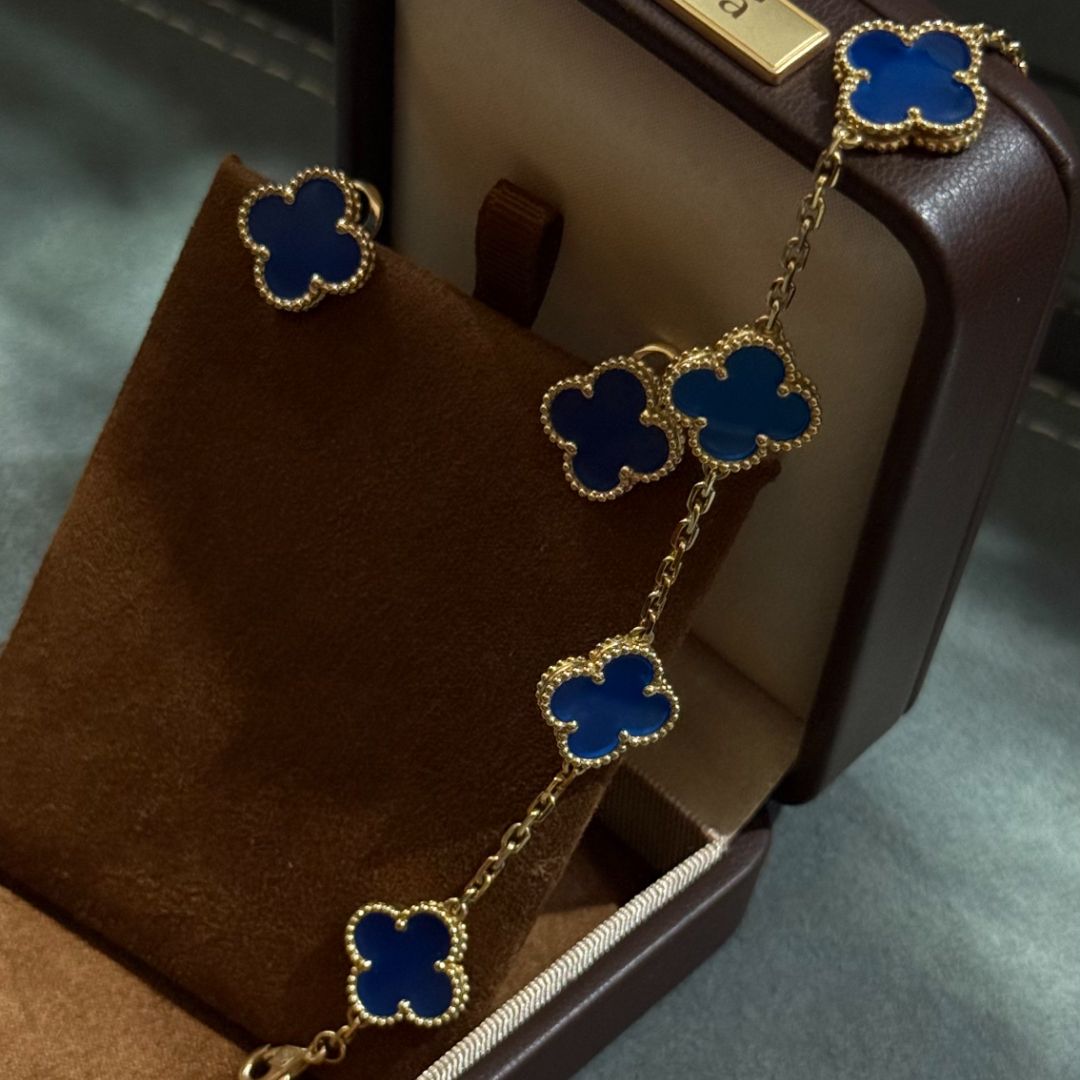 Синие украшения с золотом