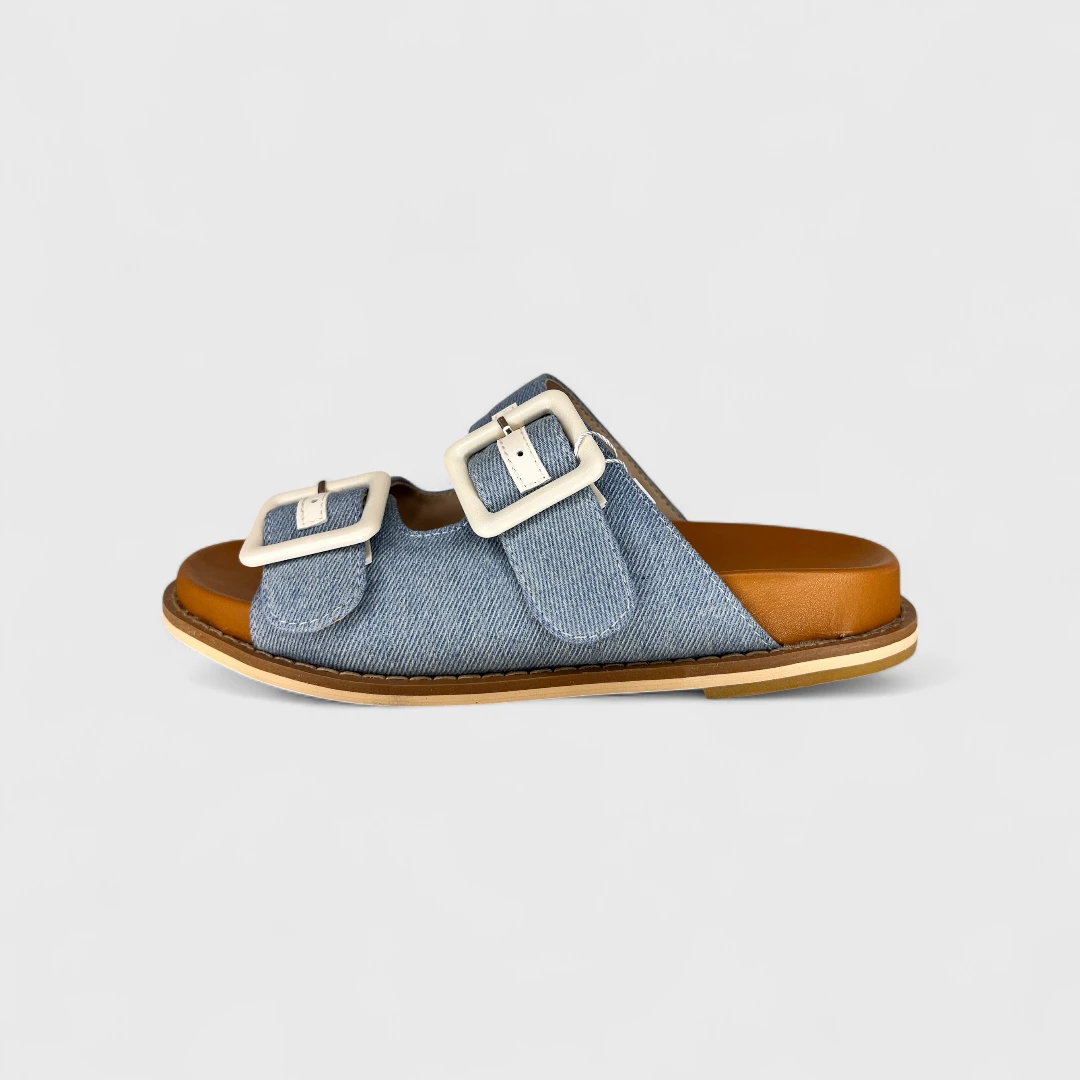 Синие сандалии с пряжками