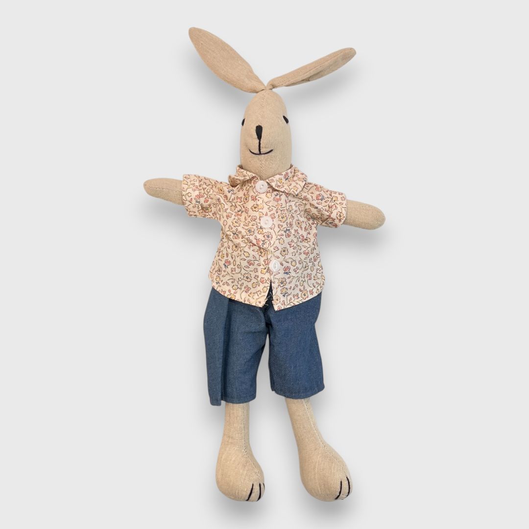 Мягкая игрушка кролик в одежде