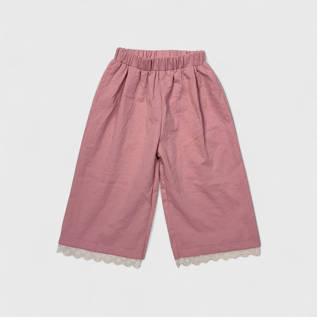 Розовые брюки с кружевом