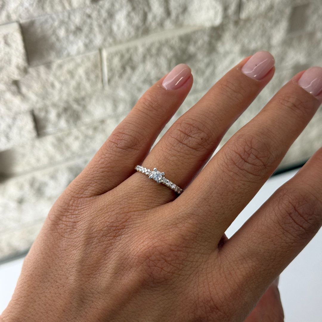 Золотое кольцо с бриллиантами