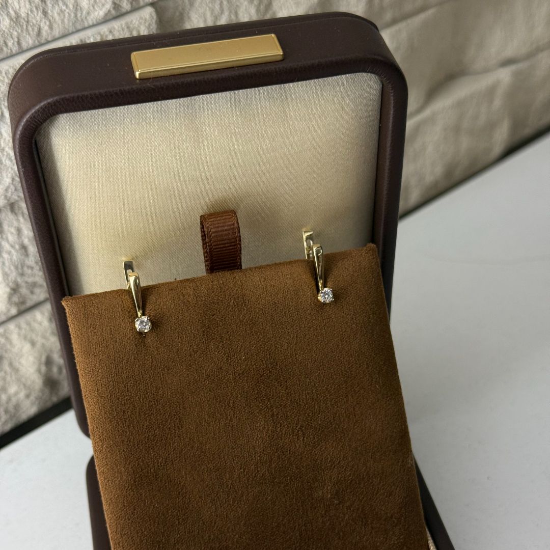 Золотые серьги с бриллиантами 