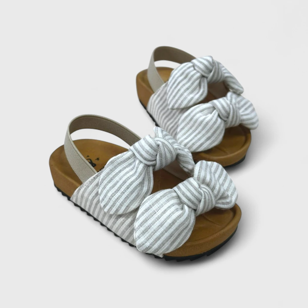 Полосатые сандалии с бантом