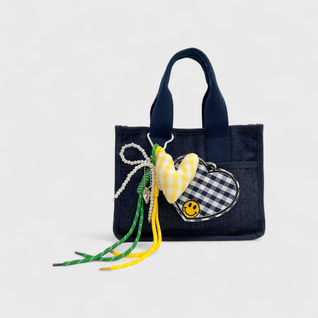 Синяя сумка с аксессуарами