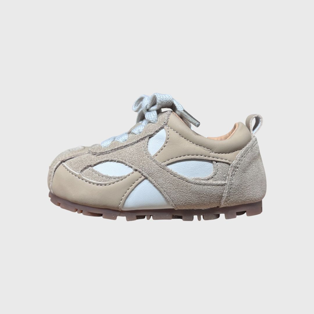 Бежевые кроссовки 