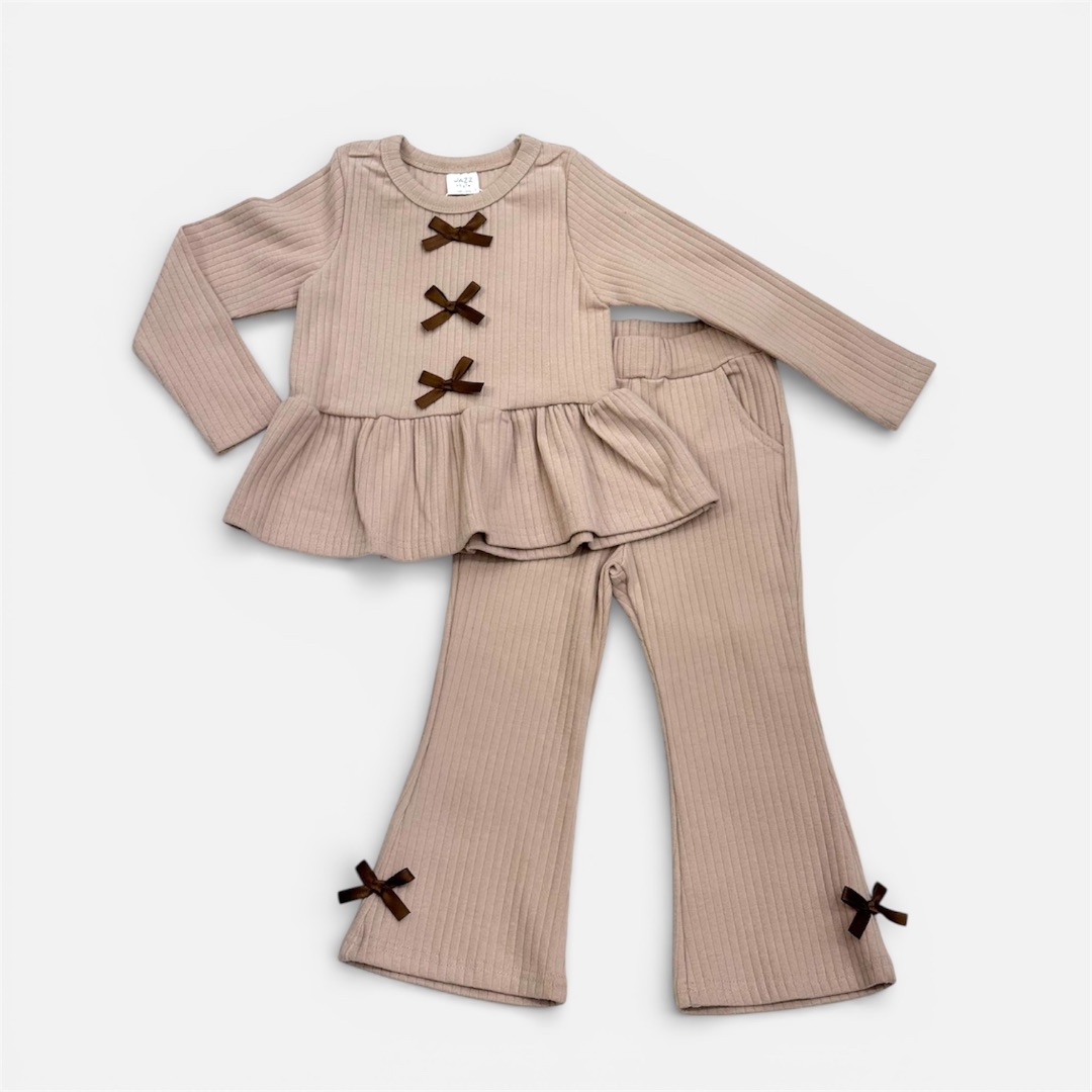 Бежевый комплект для девочки