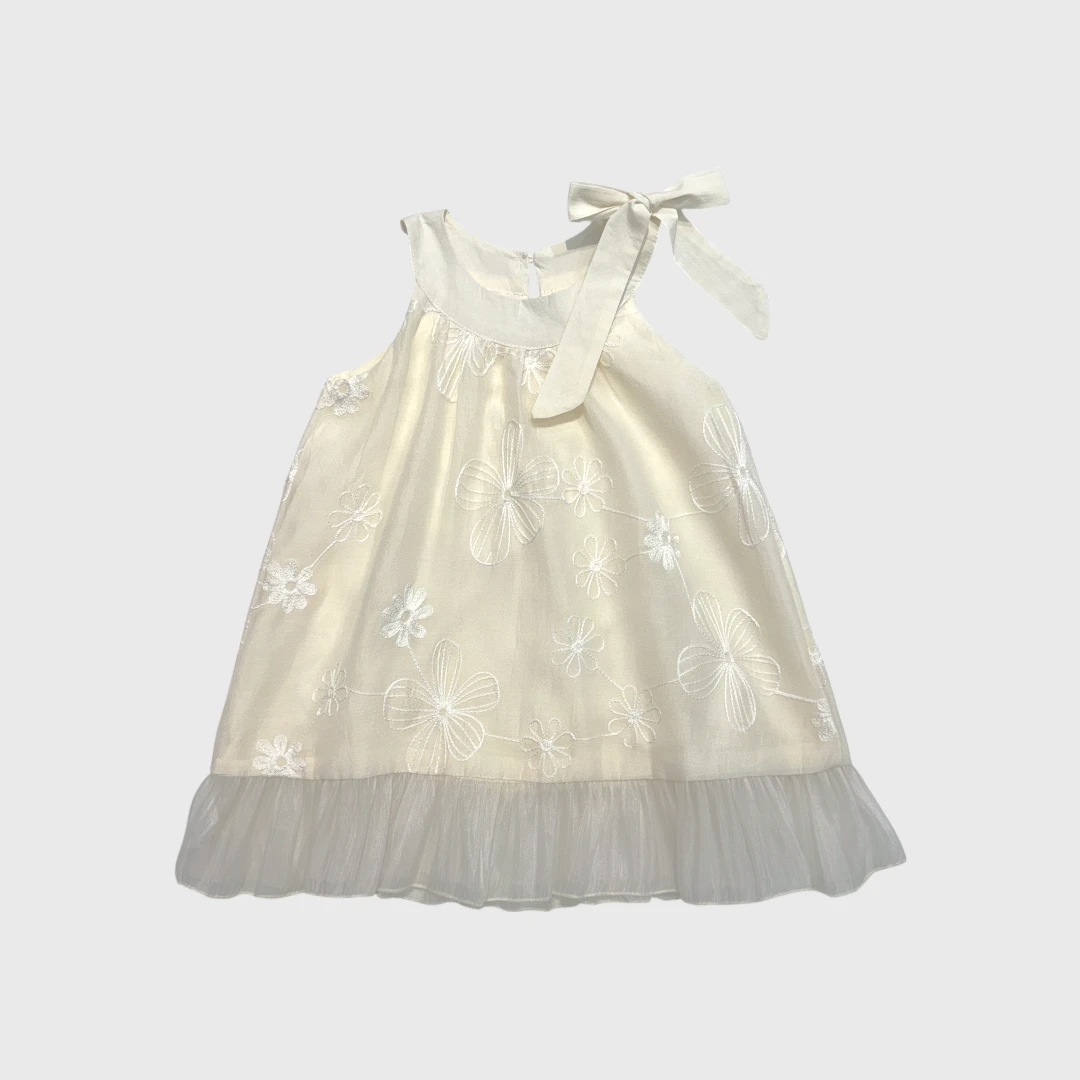 Бежевое платье с цветочной вышивкой