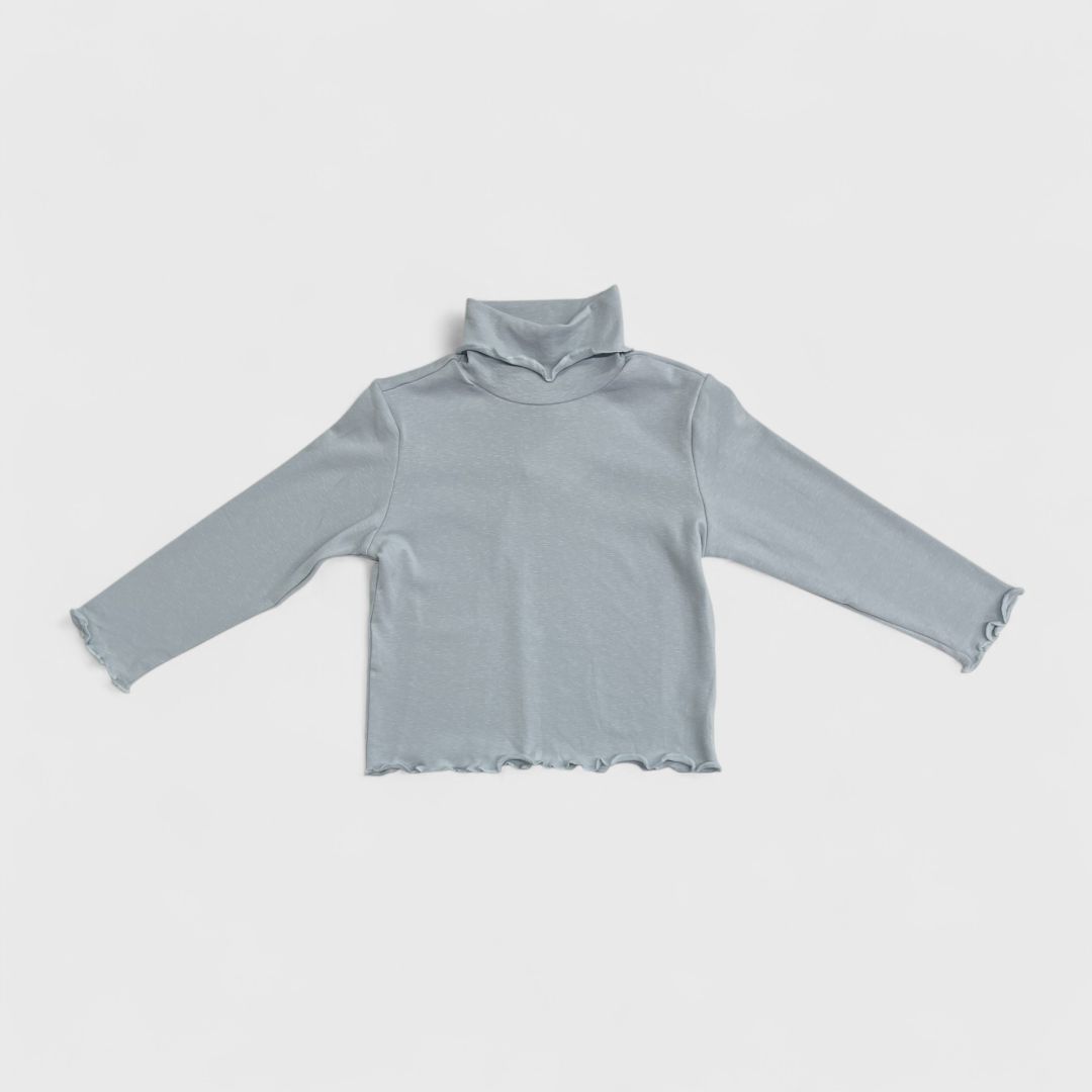 Голубая водолазка