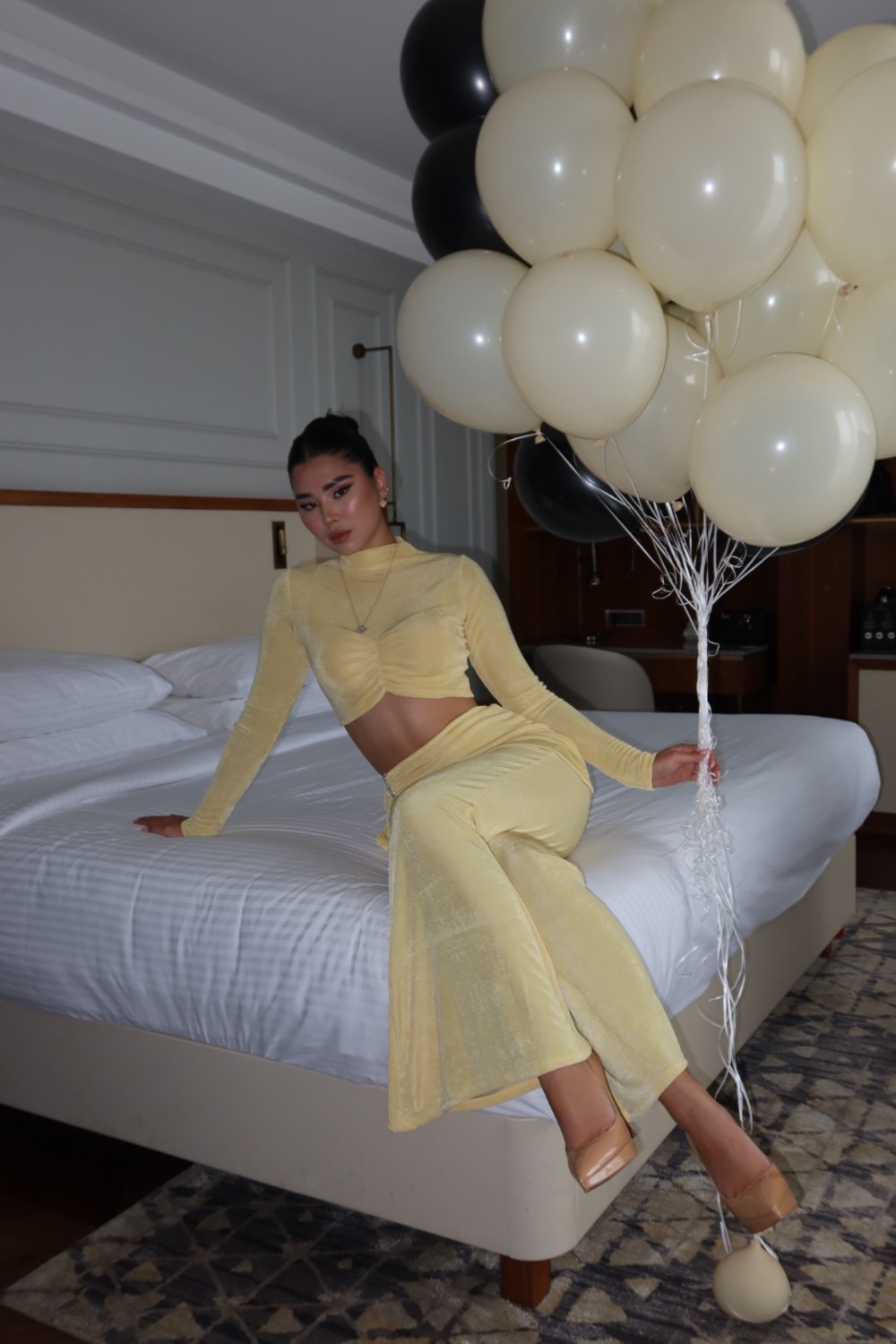 Two-piece set Cassandra yellow