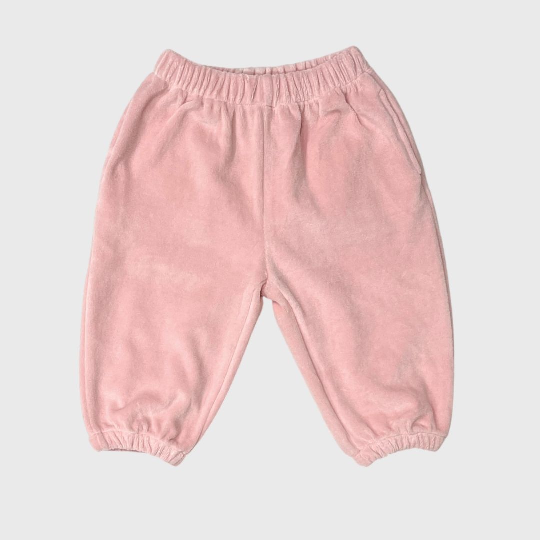 Розовые спортивные штаны