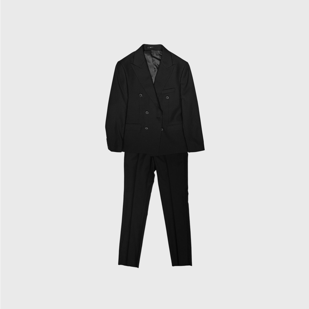 Черный костюм