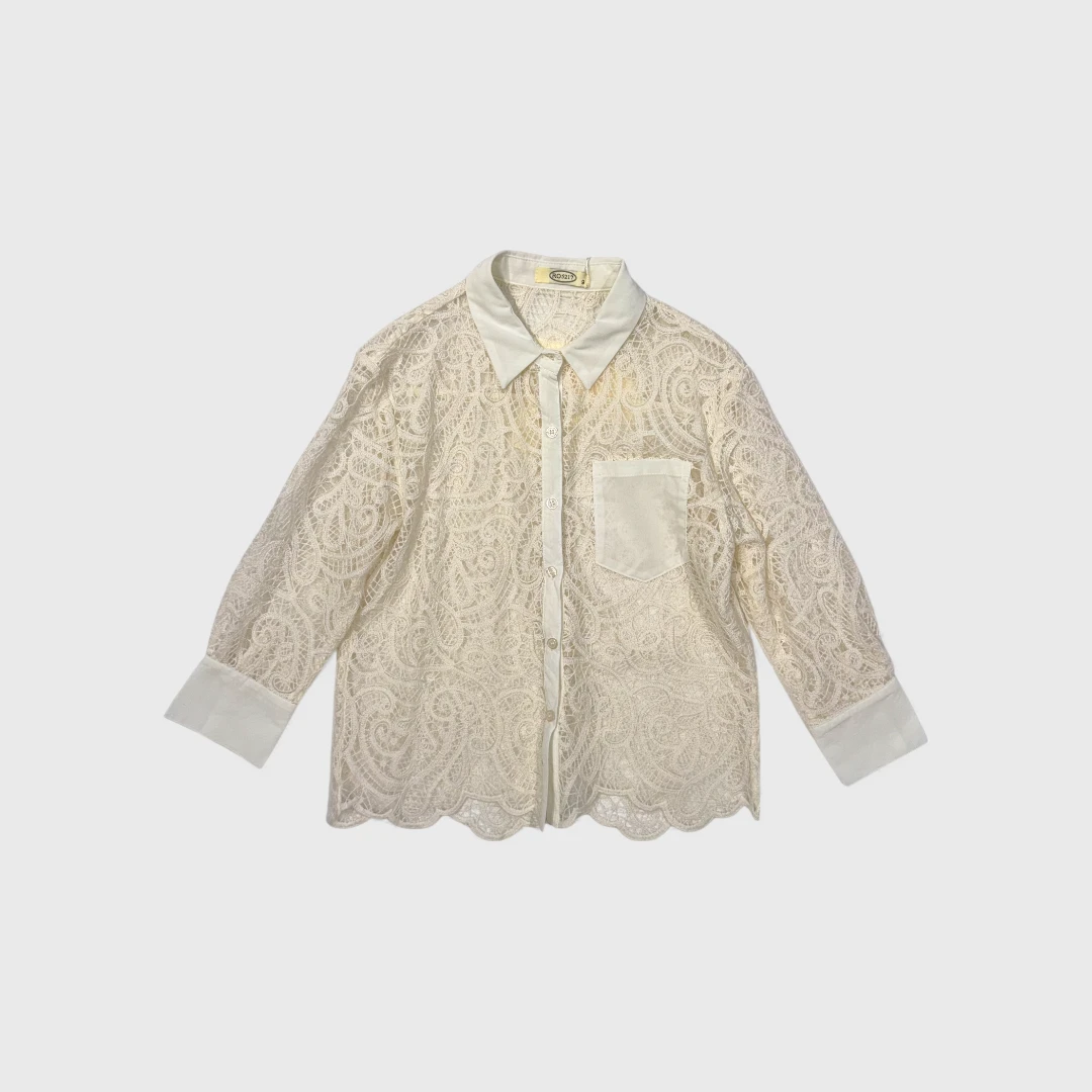 Бежевая кружевная рубашка