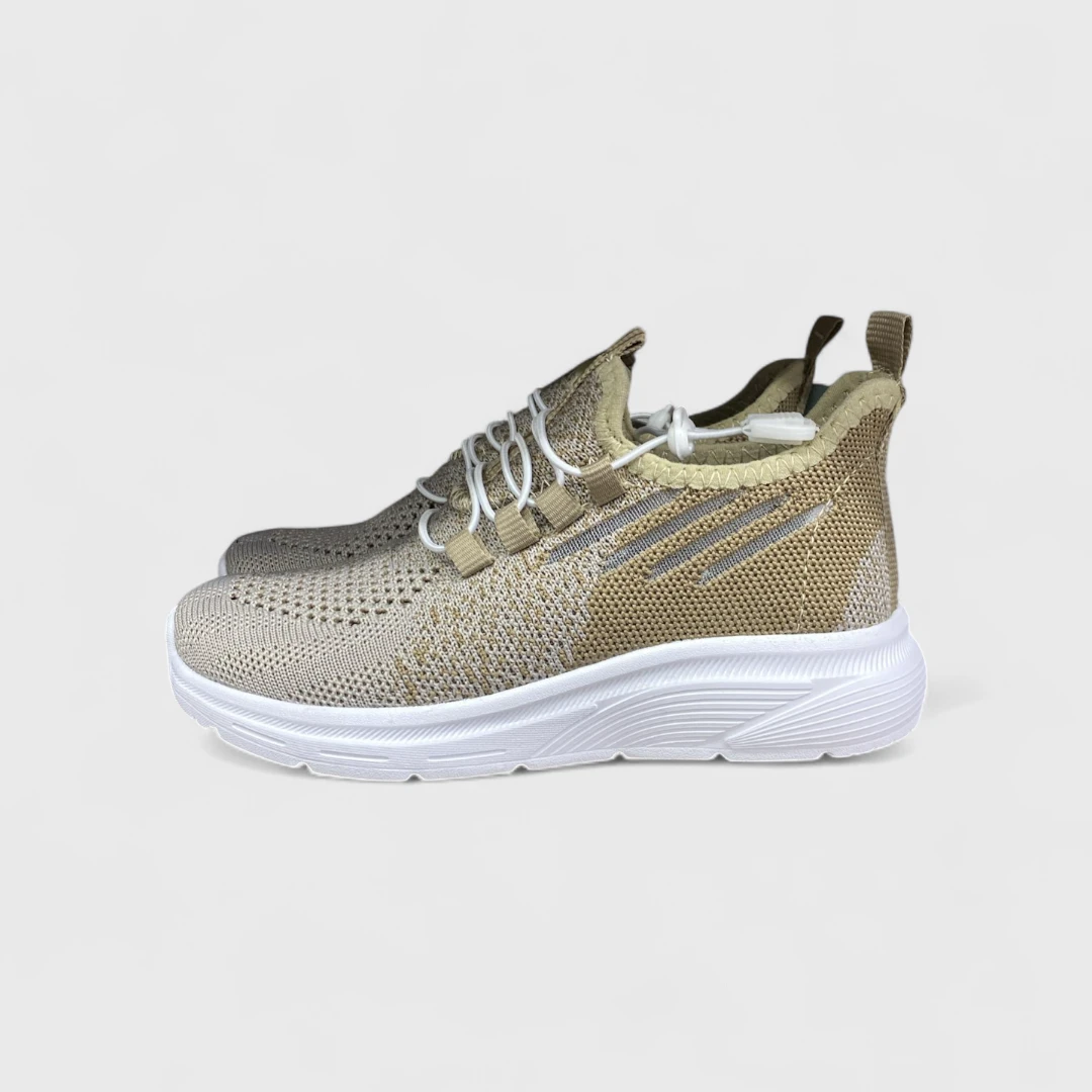 Бежевые кроссовки